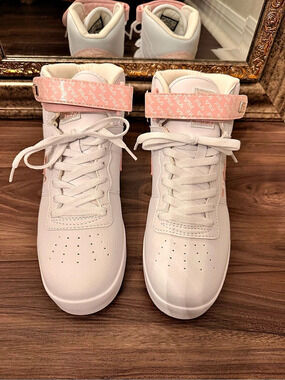 Fila Avery High Top Sneakers Pink & White US 9